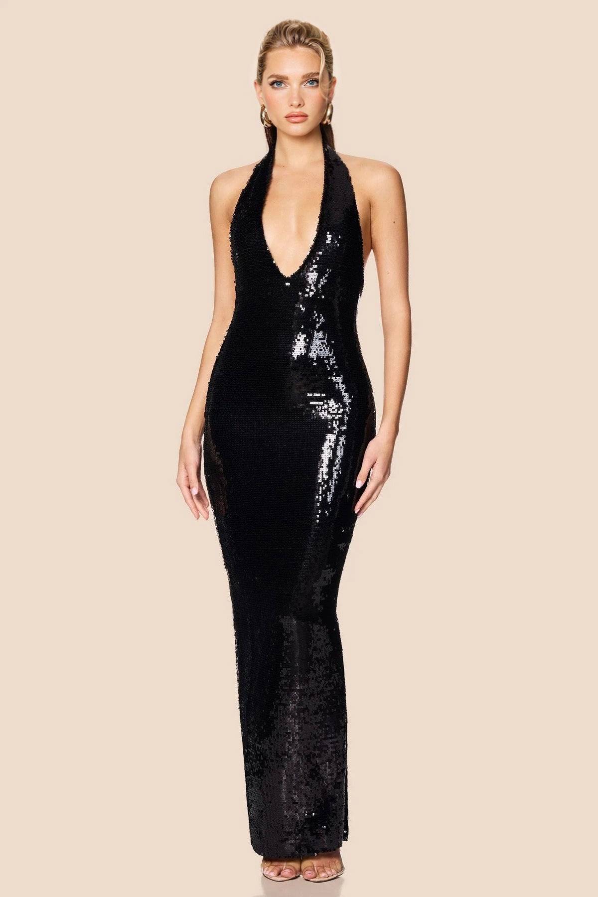 Vestido comprido de lantejoulas com decote halter