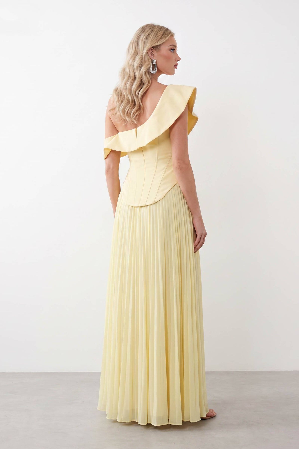 Off-Shoulder Asymmetrical Top And Skirt Set