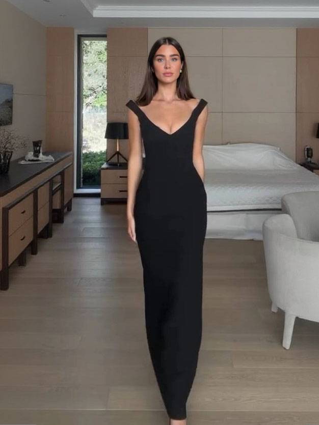 Minimalist V-Neck Slim-Fit Maxi Dress