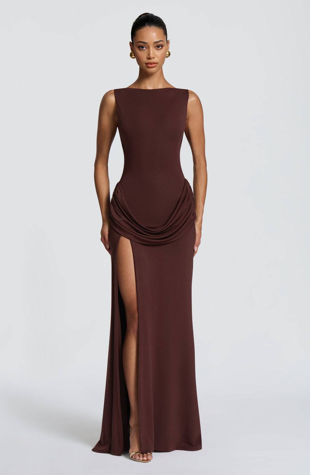 Maxikleid mit Faltendesign und Schlitz