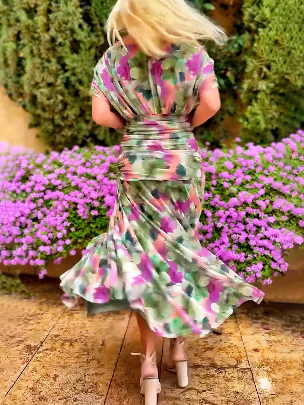 Vestido largo de fiesta elegante con escote en V y estampado floral de fantasía pintado