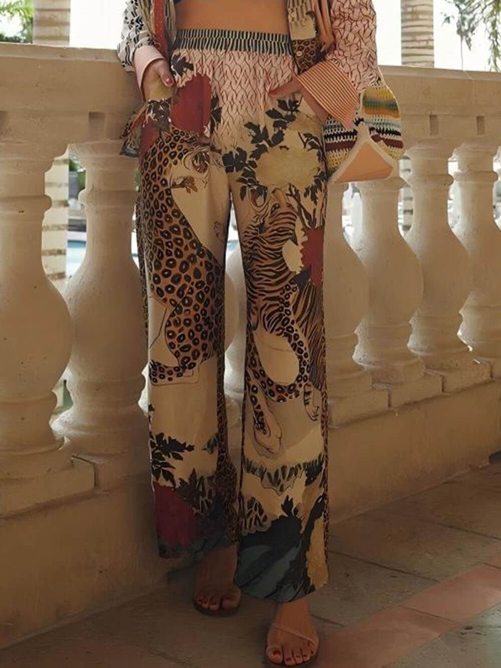 Einzigartige Hose mit tropischem Dschungel- und Tigerprint und elastischer Taille