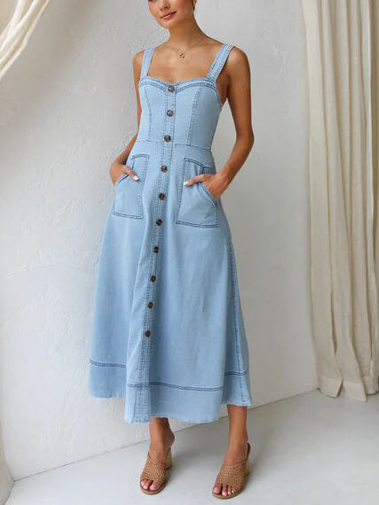 Vestido midi informal vaquero con tirantes y botones