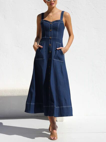 Vestido midi informal vaquero con tirantes y botones