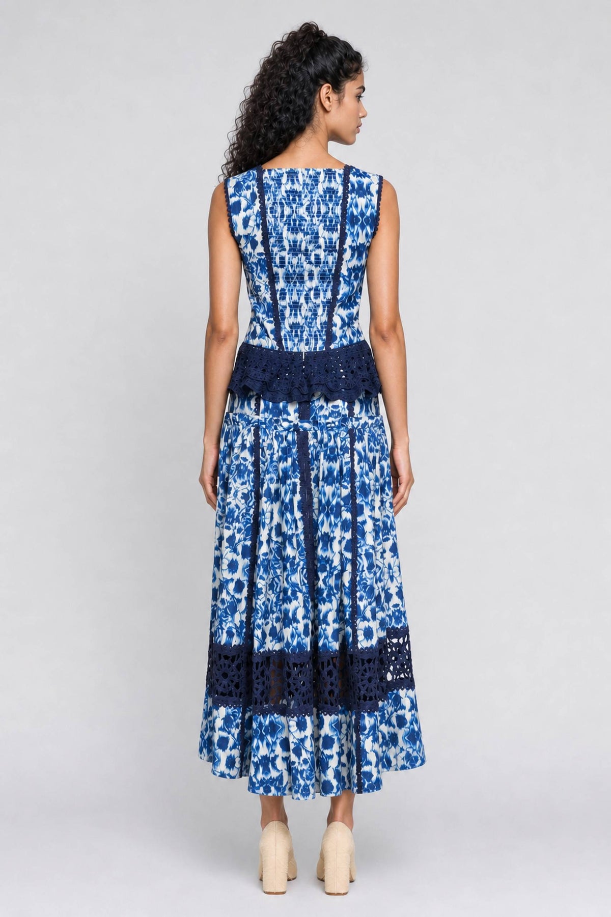 Abito maxi blu senza maniche con stampa floreale e cintura in vita - abito estivo boho chic