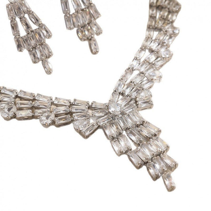 Neues modisches, heißes, glänzendes, bezauberndes Zirkon-Brautset aus Halskette und Ohrringen für die Hochzeit