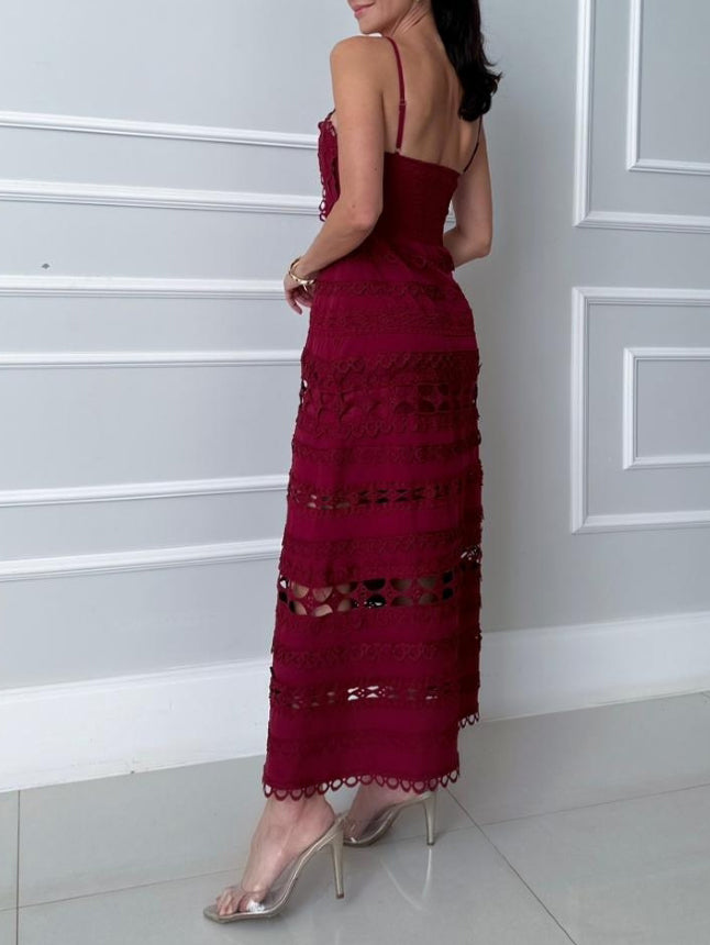 Elegantes Midikleid mit Spitze, Cut-outs und Spaghettiträgern