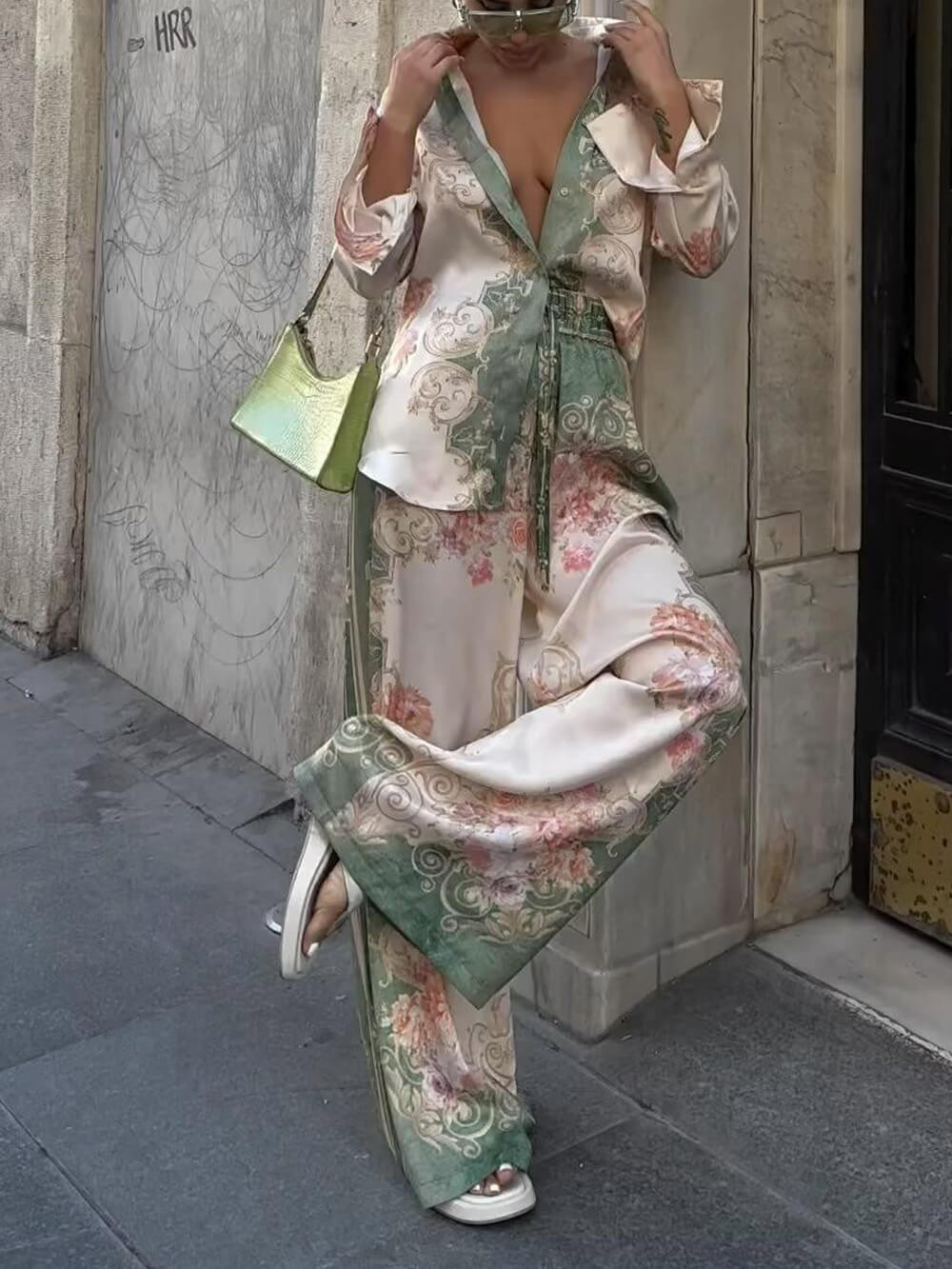 Camicia oversize ampia con esclusiva stampa floreale
