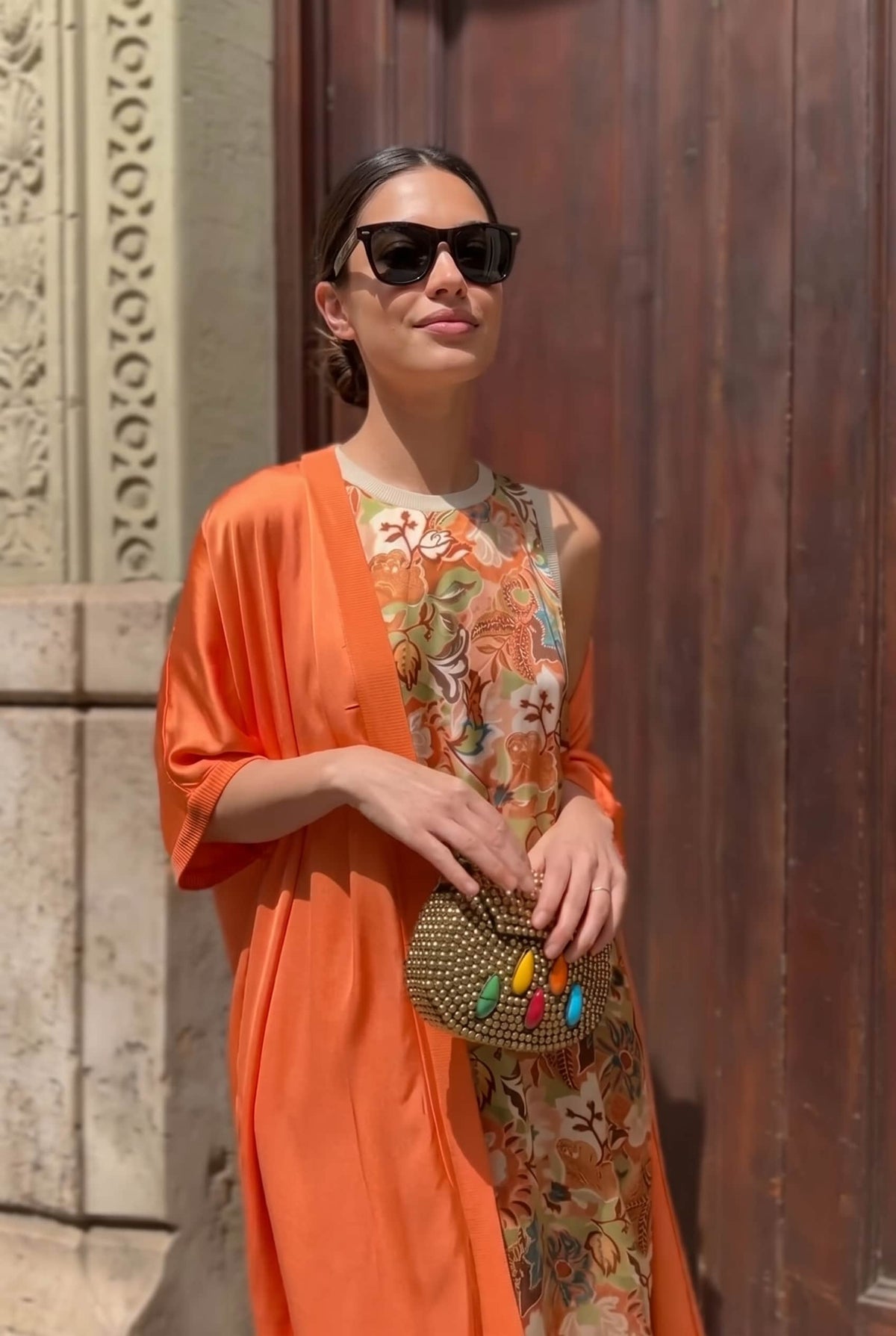 Conjunto de vestido y abrigo estampados