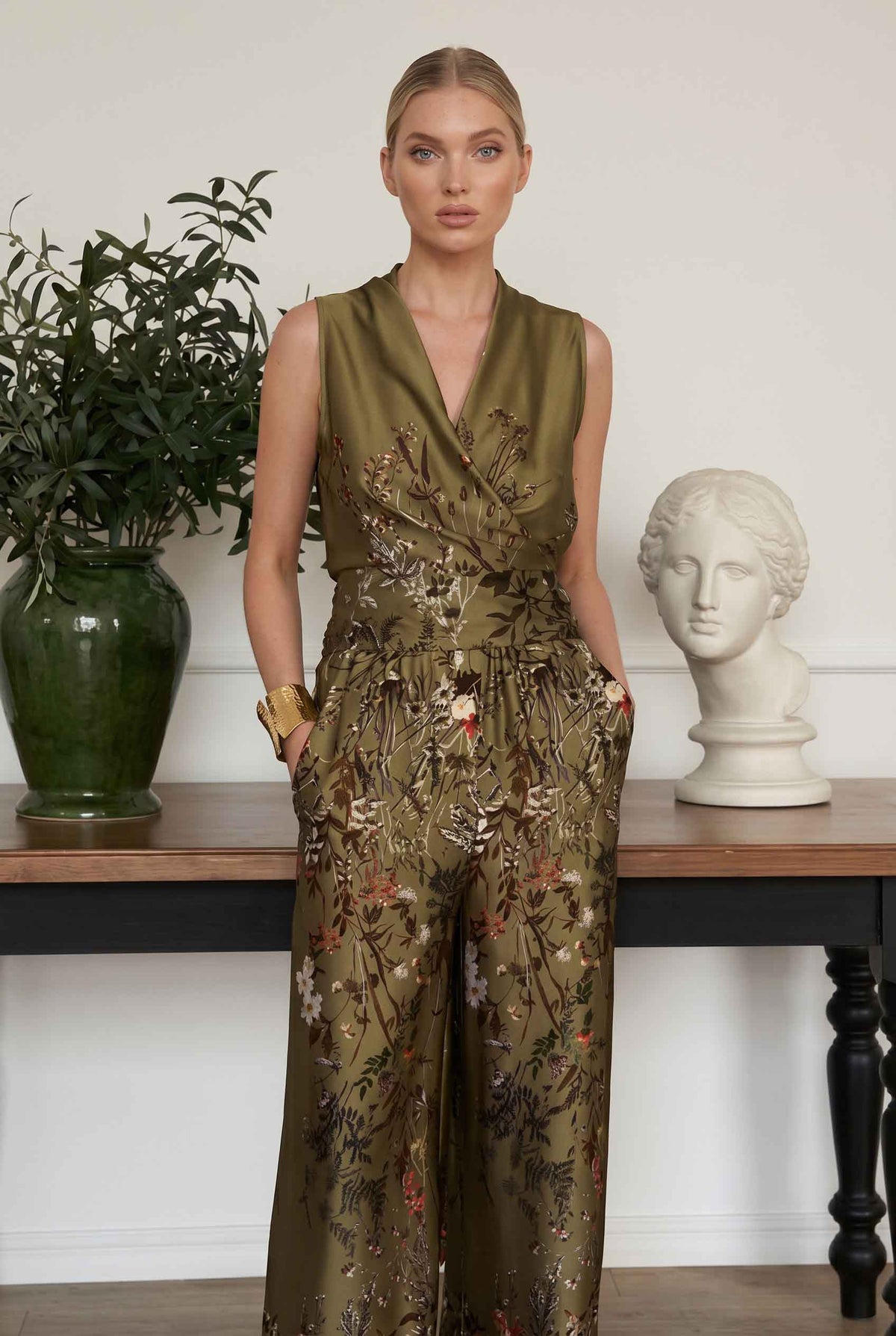 Set aus Oberteil mit Schnürung und Hose mit weitem Bein und Print