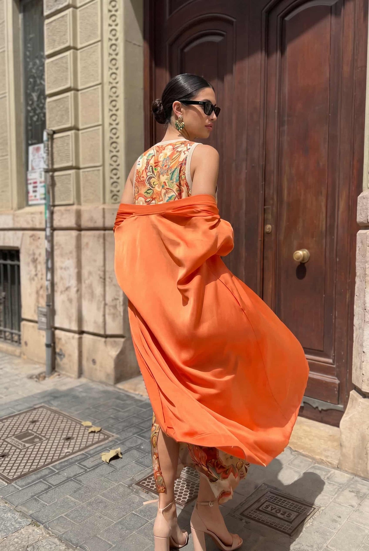 Conjunto de vestido y abrigo estampados