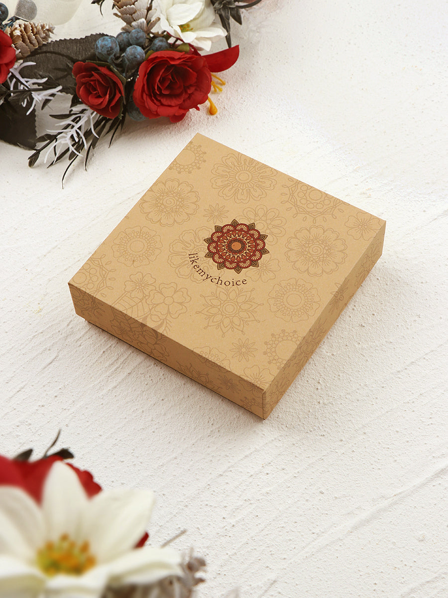 Colar com flores prensadas - margarida girassol em resina