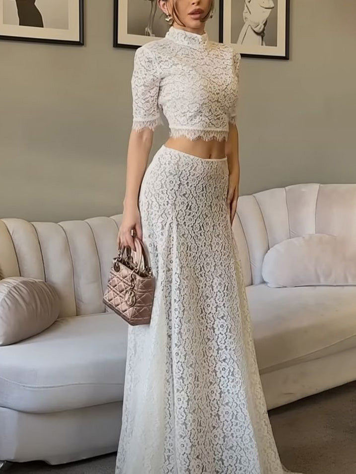Top elegante de manga curta em renda vazada