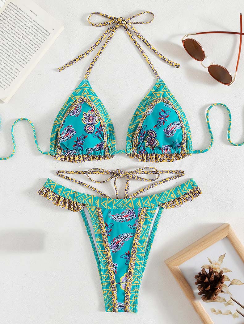 Conjunto de biquíni com estampado folclórico e atilhos