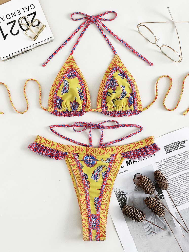 Conjunto de biquíni com estampado folclórico e atilhos