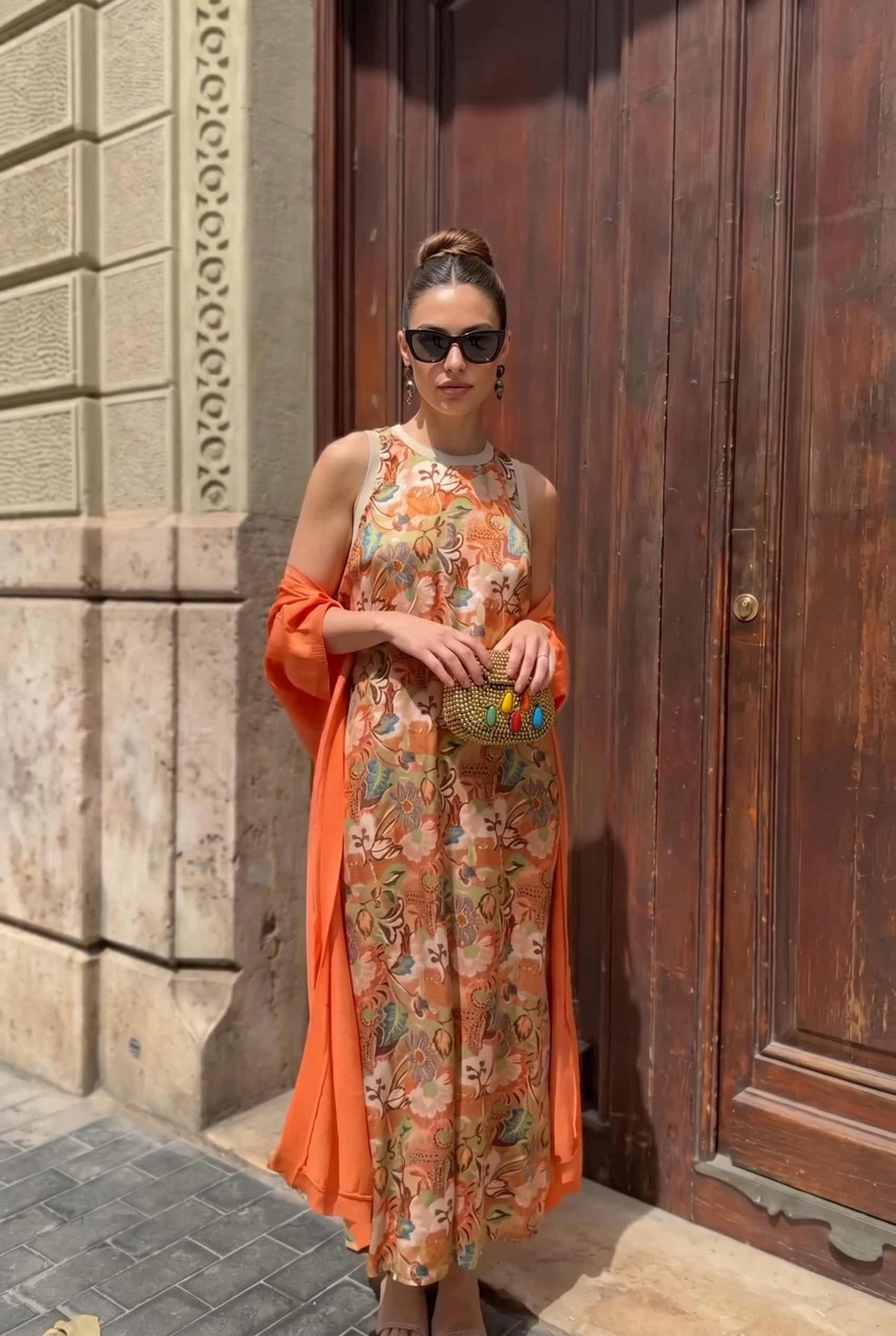 Conjunto de vestido y abrigo estampados