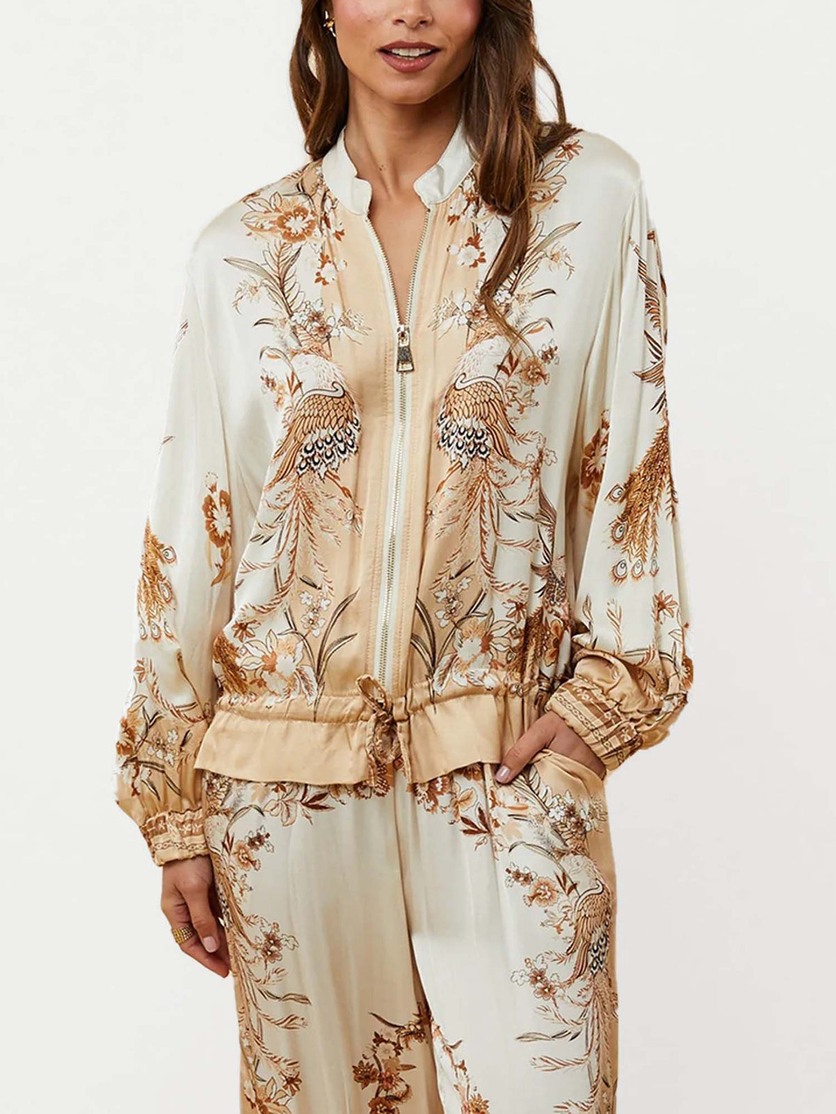 Completo due pezzi vintage con giacca bomber con stampa di uccelli e chiusura a zip e pantaloni a gamba larga
