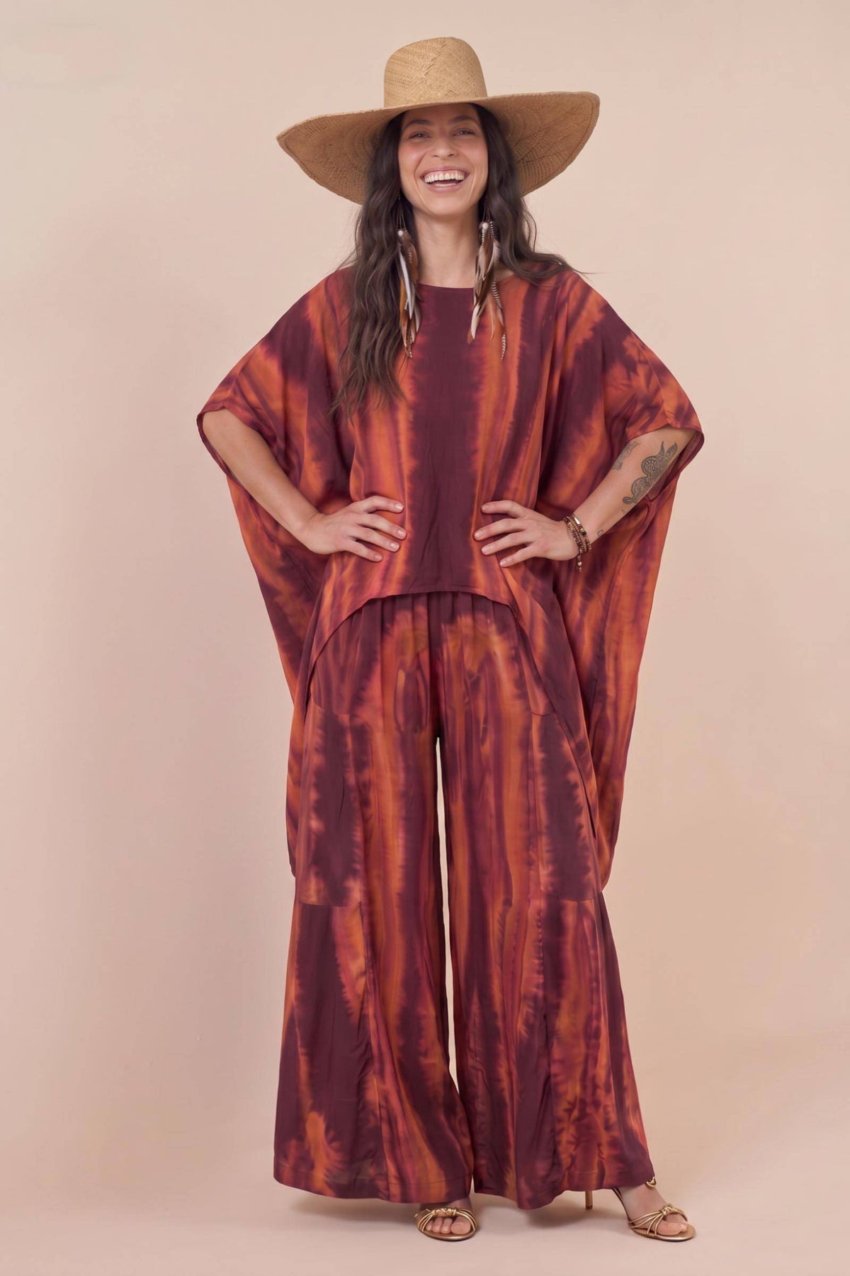 Set aus bedrucktem Oberteil und Hose mit weitem Bein