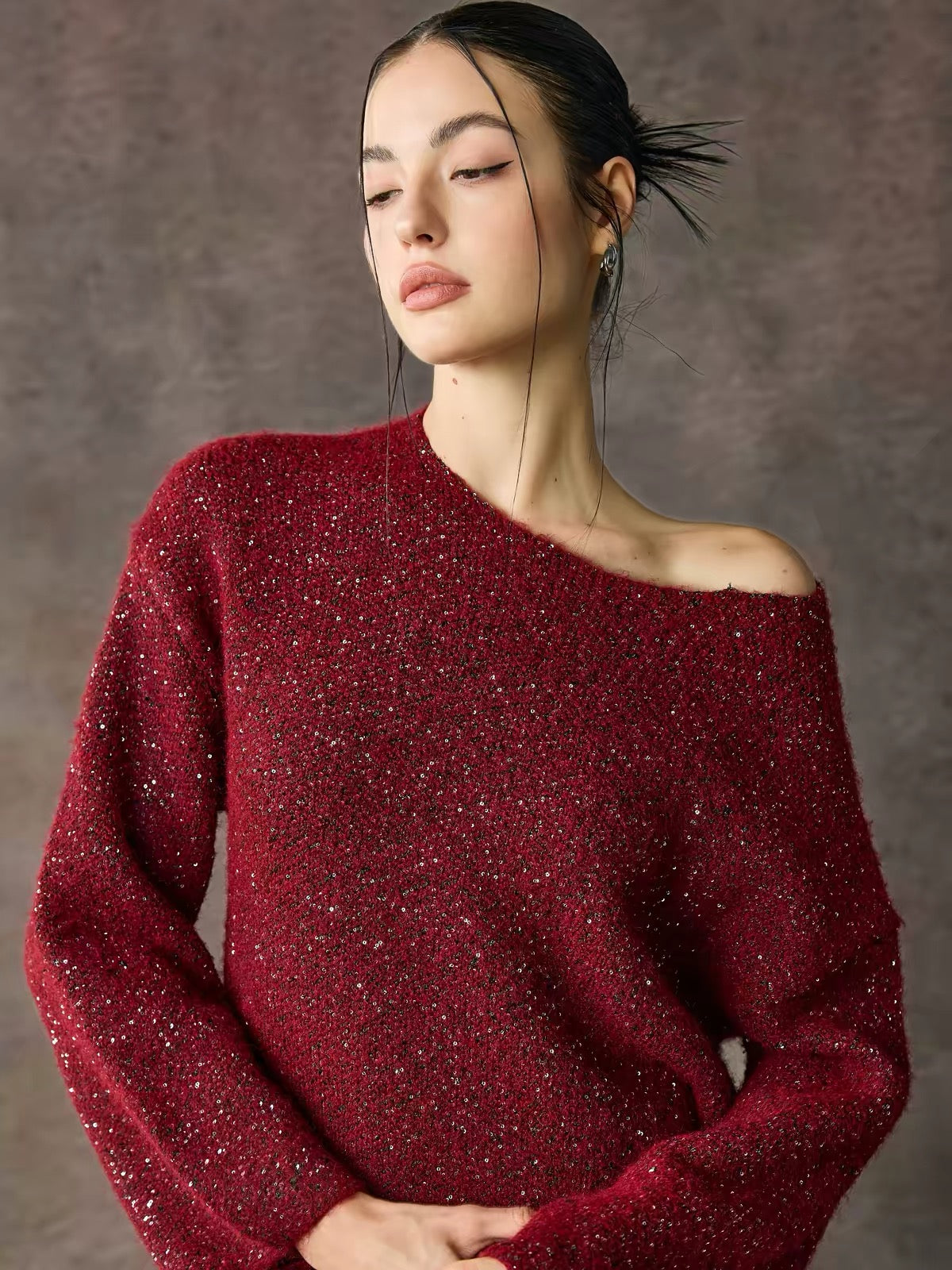 Conjunto de pantalones de pierna ancha de punto brillante con cuello capa