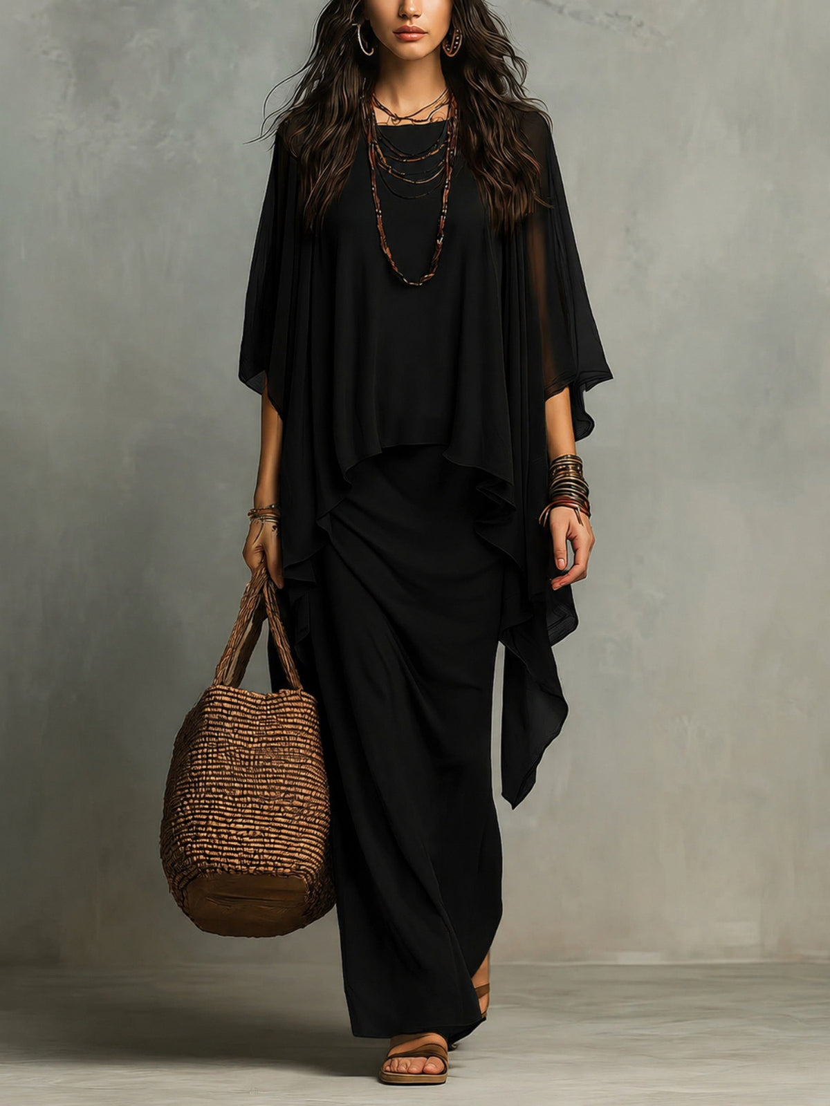 Elegante completo maxi a due pezzi con mantella in chiffon