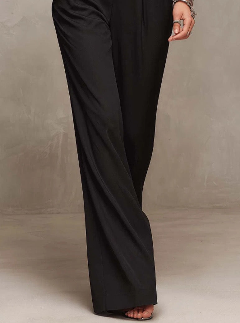 Gothischer Spitzen-Jumpsuit mit langen Ärmeln, Korsett-Oberteil und gewelltem Ausschnitt – eleganter Abend-Jumpsuit mit weitem Bein