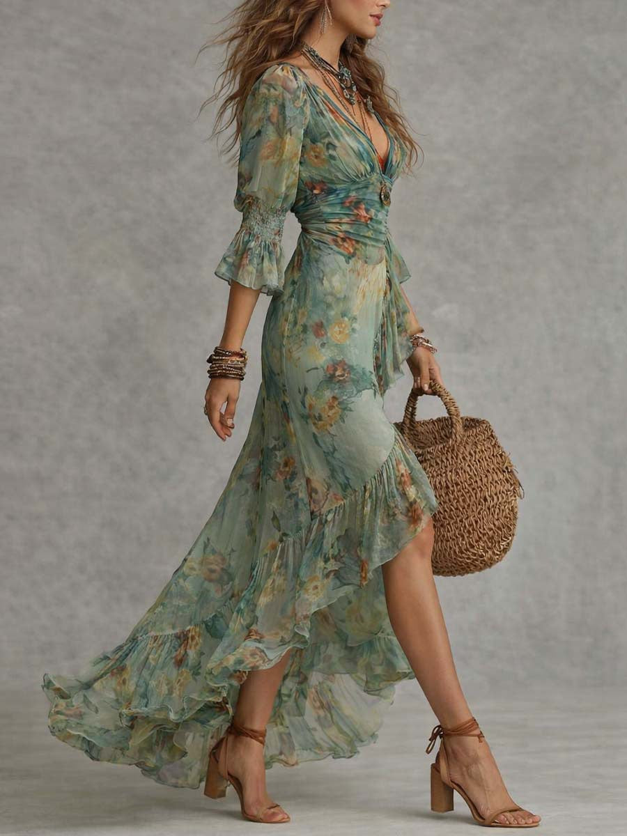 Maxiabito boho a fiori con scollo a V, vita arricciata e orlo asimmetrico