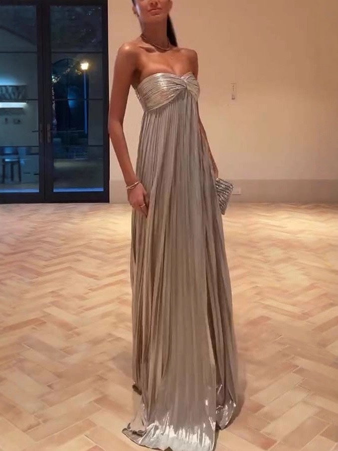 Robe longue métallisée plissée or champagne – Bustier à devant torsadé et coupe empire