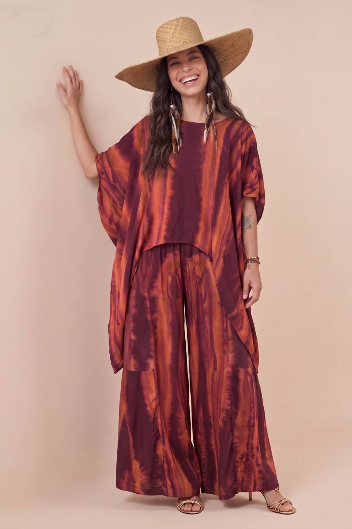 Set aus bedrucktem Oberteil und Hose mit weitem Bein
