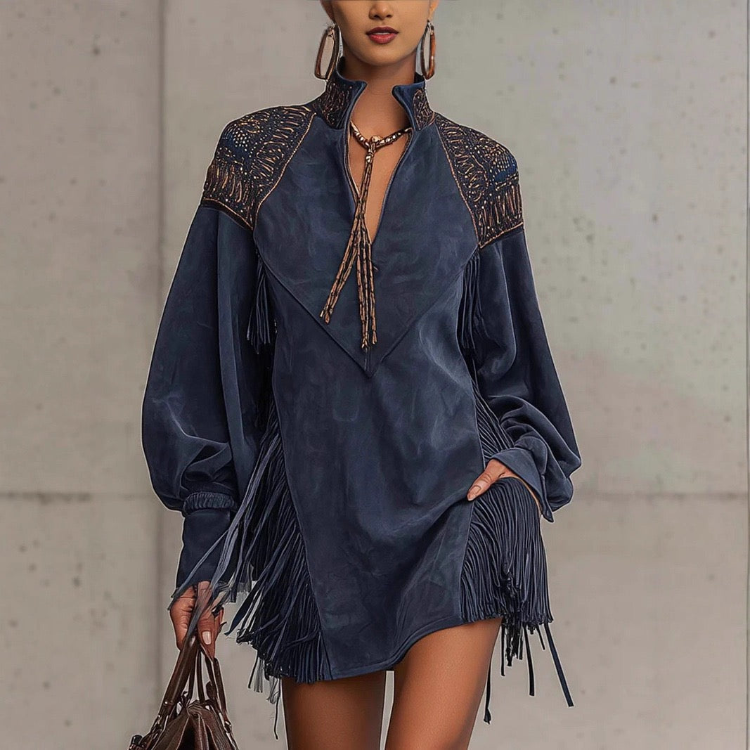 Petite robe bohème brodée à franges, manches longues et col en V