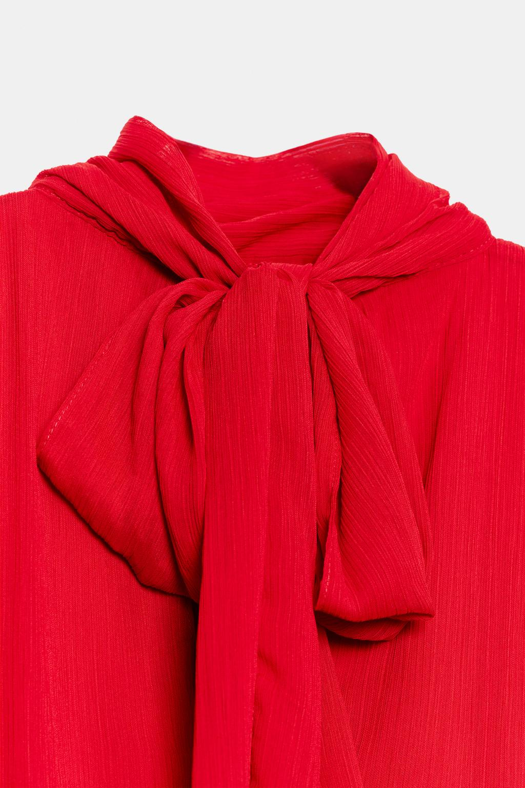 Conjunto de 2 peças: blusa drapeada de gola subida e calças de perna larga