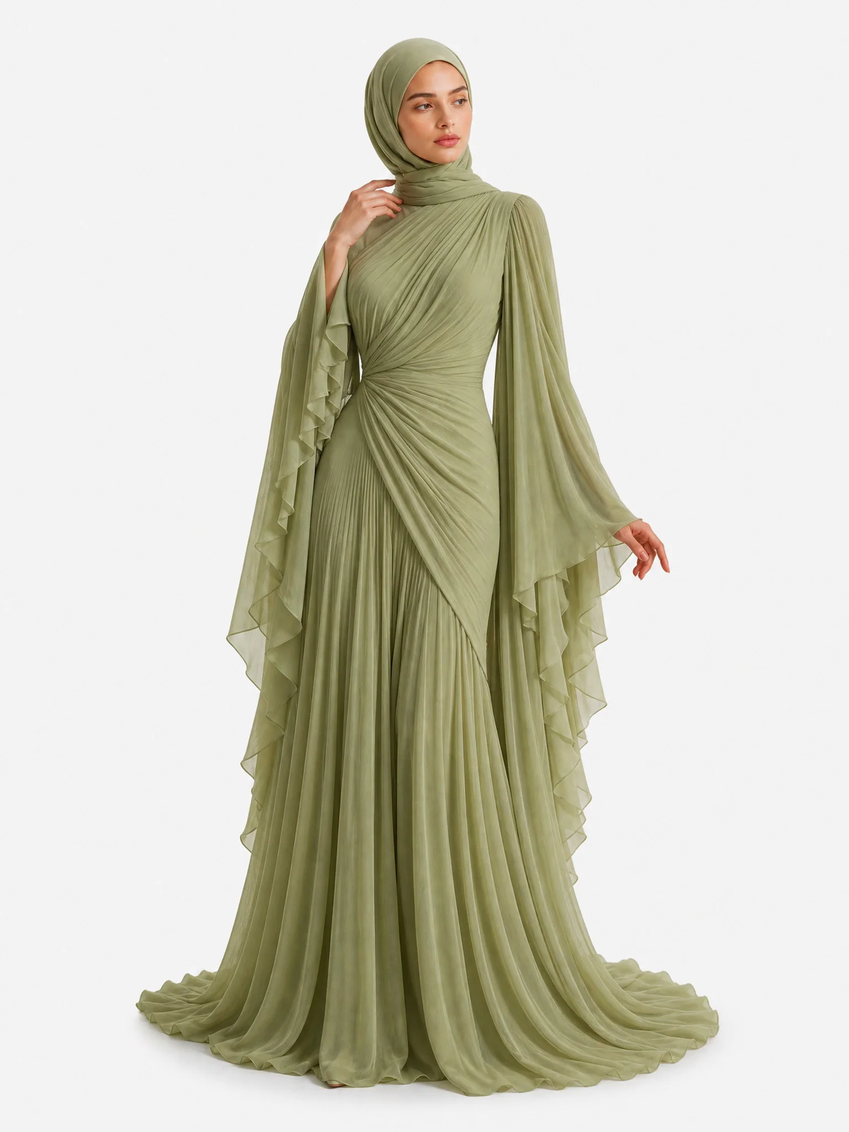 Élégante robe longue en mousseline plissée à col montant et manches cape