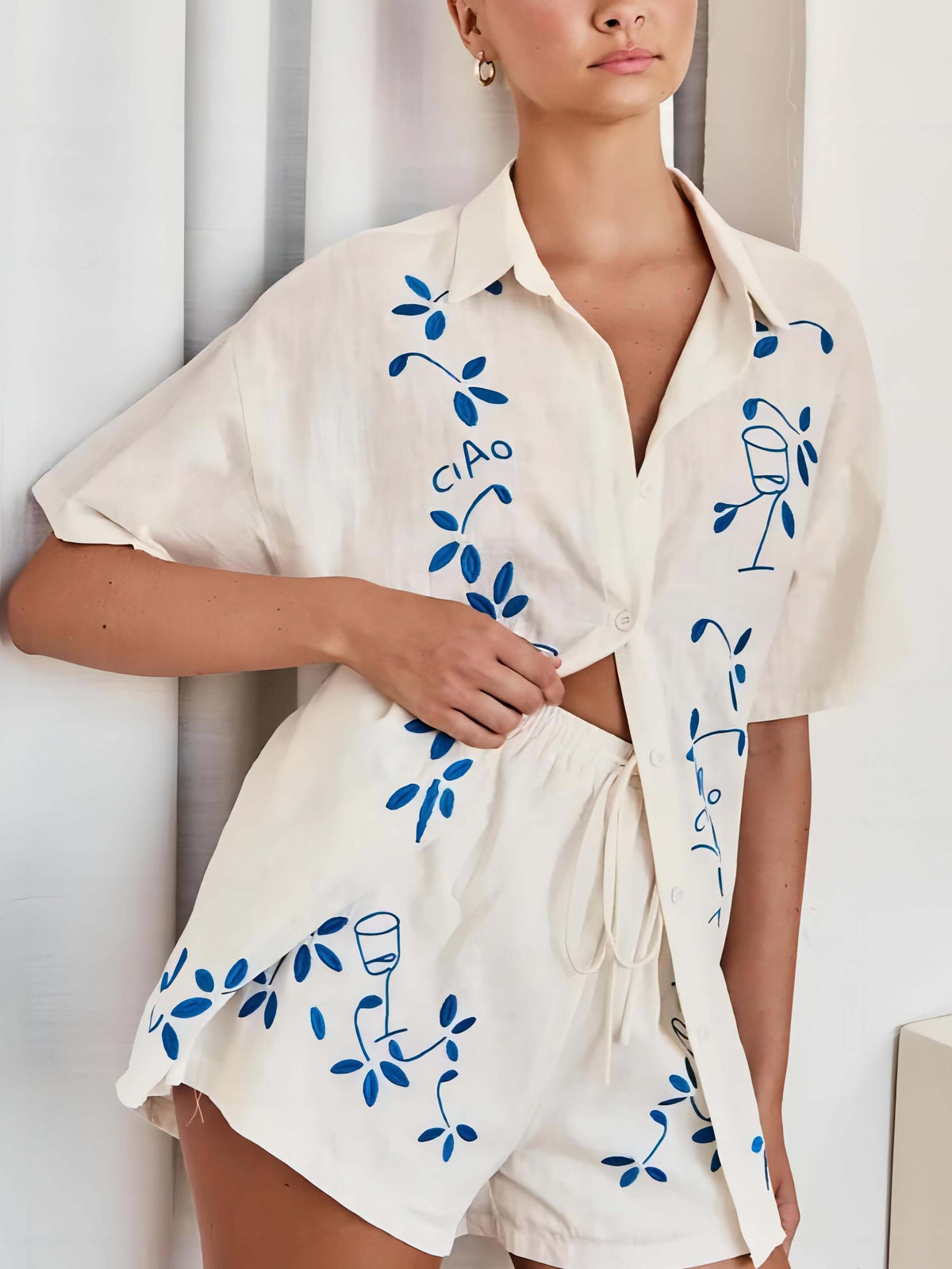 Camisa holgada de cuello cuadrado y mangas caídas